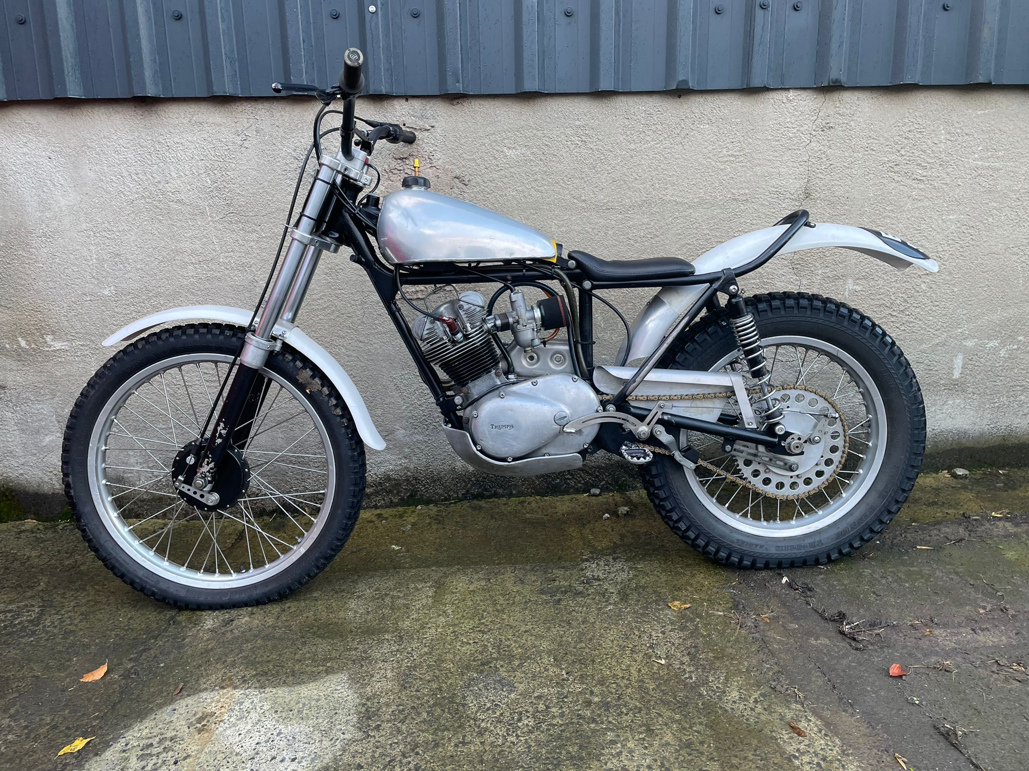 Triumph 200cc shop